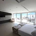 Aurasia Sea Side