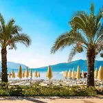 Hotel Aurasia Sea Side 3*
