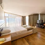 Hotel Aurasia Sea Side 3*