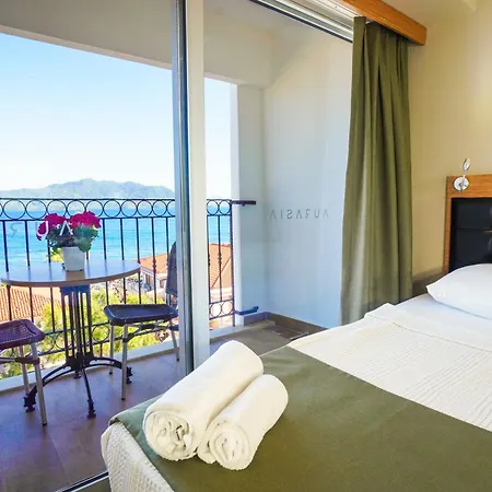 Отель Aurasia Sea Side 3*