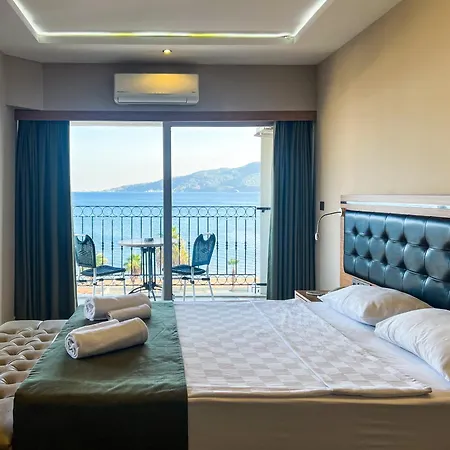 Отель Aurasia Sea Side 3*