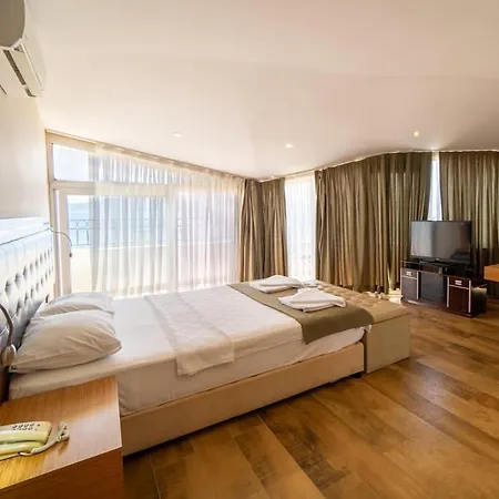 Отель Aurasia Sea Side 3*