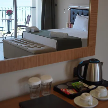 Aurasia Sea Side 호텔