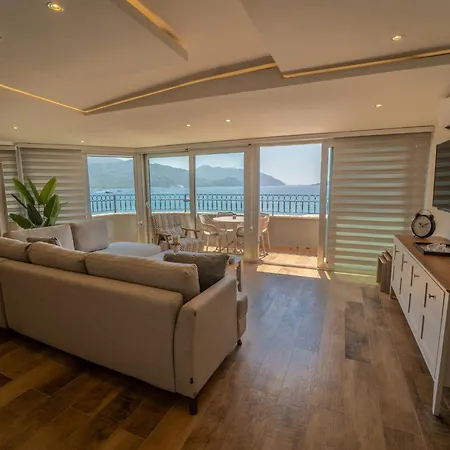 Aurasia Sea Side Hotel 3*