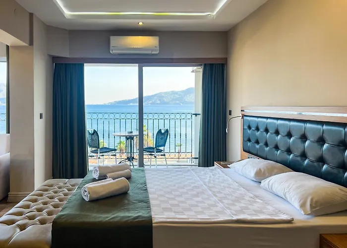 מלון Aurasia Sea Side 3*