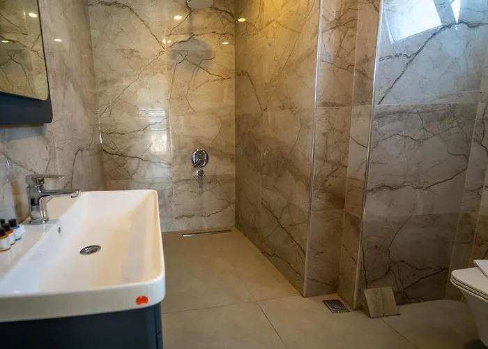 Aurasia Sea Side מלון 3*