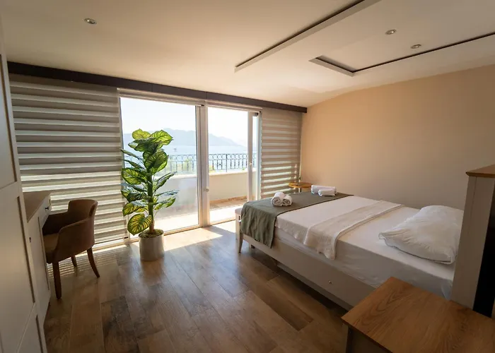 Aurasia Sea Side מלון 3*