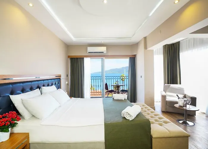 Aurasia Sea Side מלון 3*