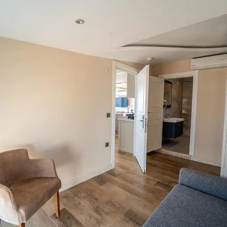 Aurasia Sea Side Hotel 3*