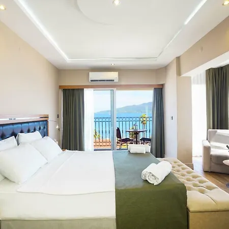 Aurasia Sea Side Hotel 3*